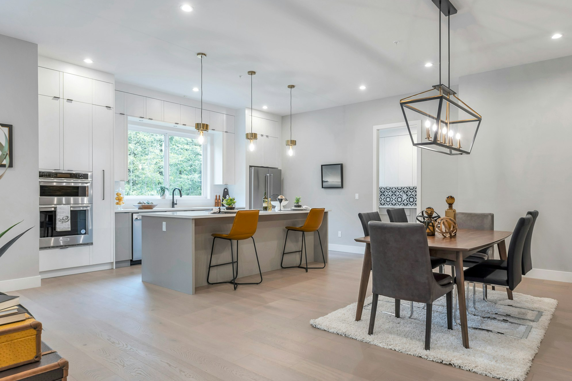 Wake Up with Effortless Beauty Every Day!